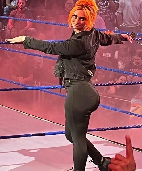 GiGi Dolan actriz libre foto