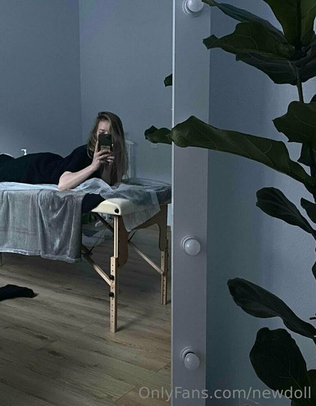 newdoll modèle artistique archive