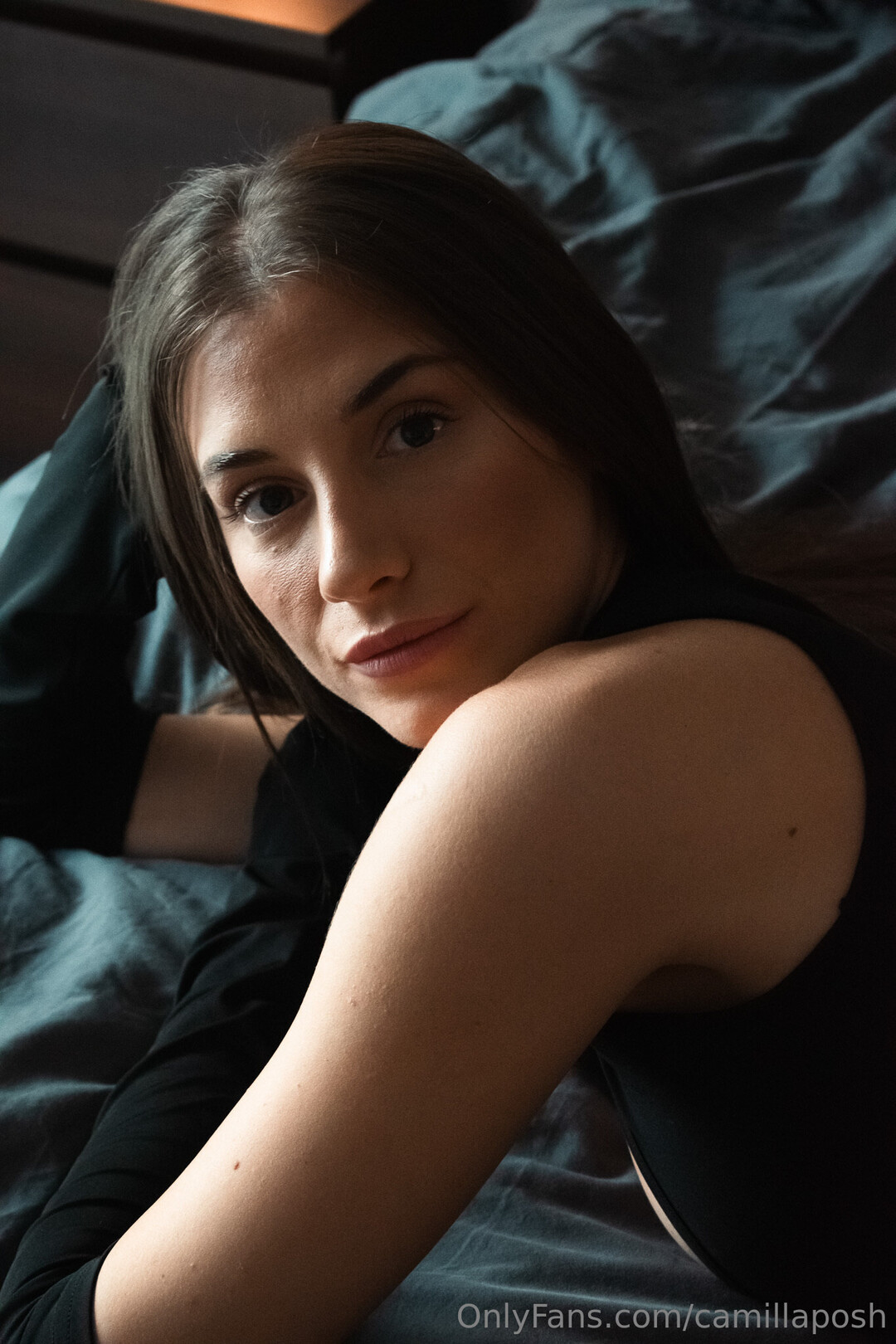 Camillaposh model top img