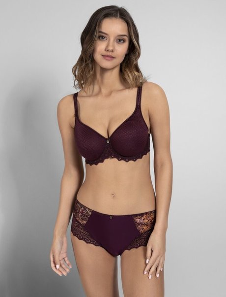 Nicola Cavanis estrella porno bonita archivo