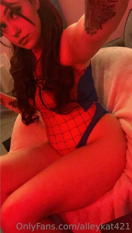 Alleykat modelo xxx fotos