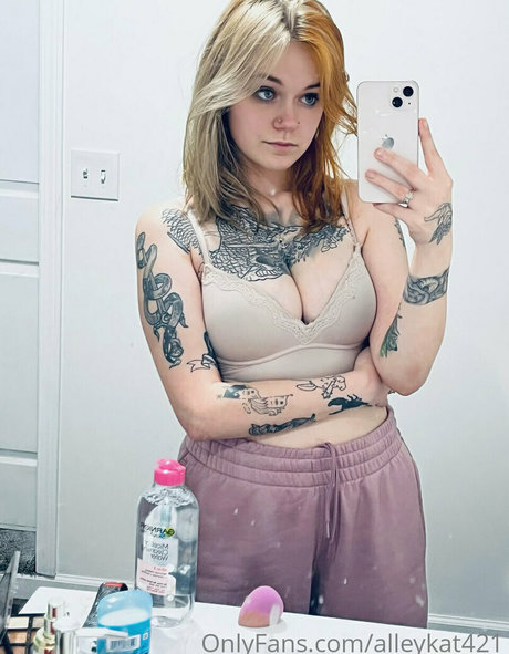 Alleykat modelo hermosa galería