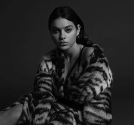 Odeya Rush sexy pornstar galleries