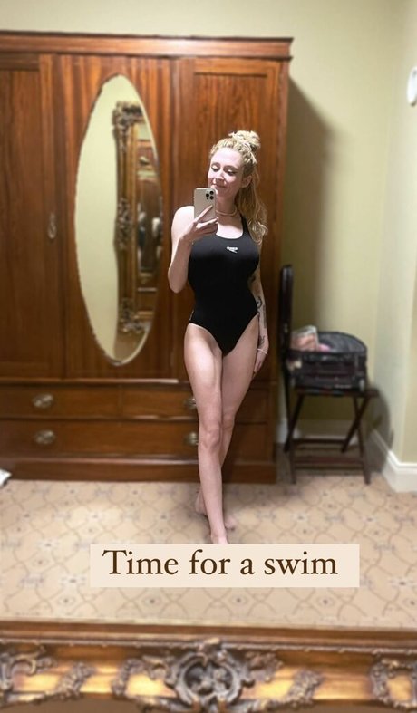 Janet Devlin haut étoile img