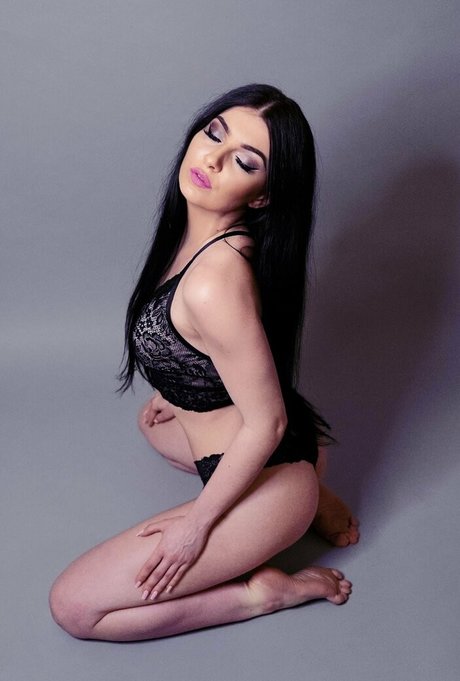 belladiablo hermosa estrella porno foto