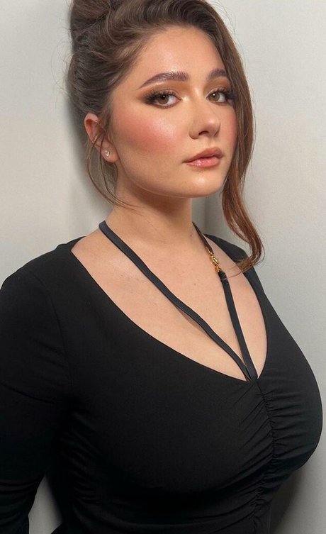 Emma Kenney estrella de alta calidad galería