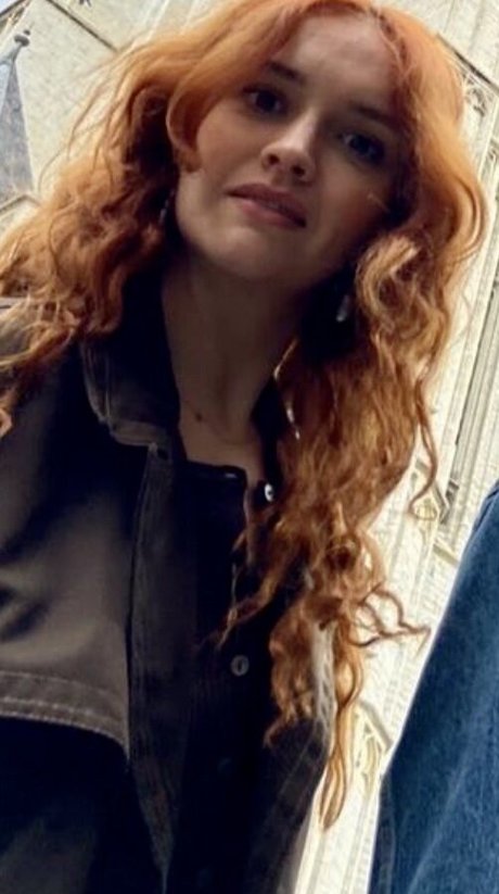 Olivia Cooke belle star du porno photo