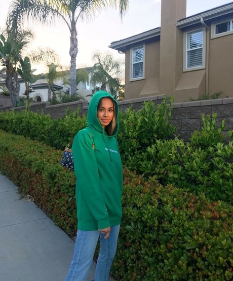 Buhnny modelo desnudo foto