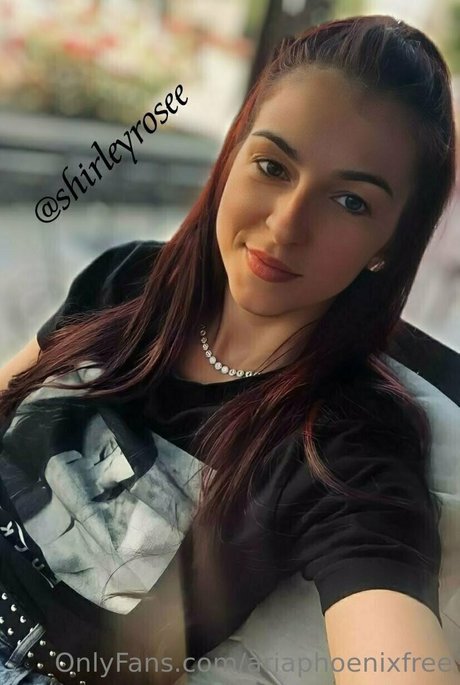 ariaphoenixfree actriz erótica galería