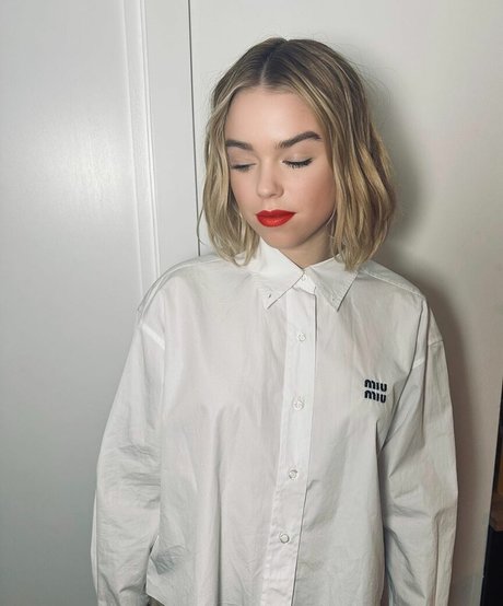 Milly Alcock modèle hd archive