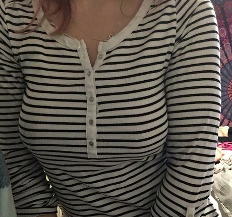 Miss Manganese ASMR free model pic