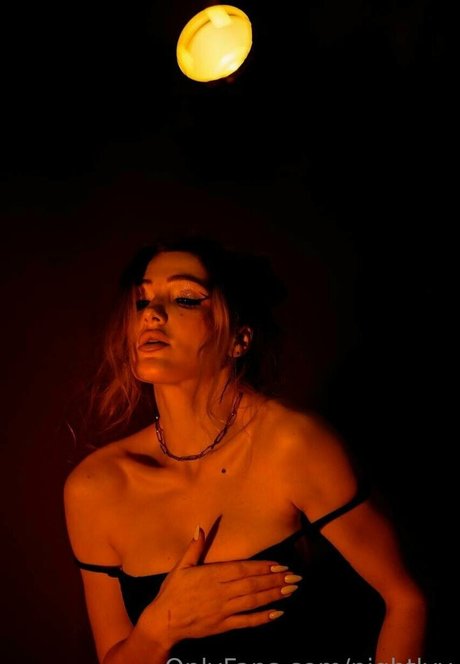 Nightlyy estrella xxx galería