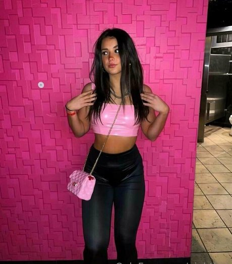 Nightlyy star pornographique images