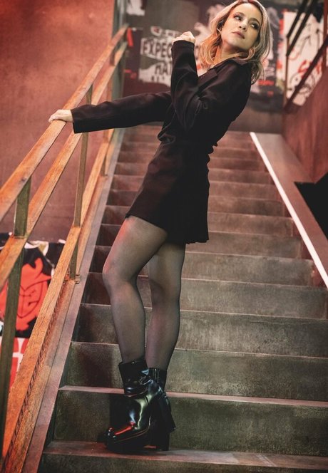 Laure Valee actriz exclusiva archivo