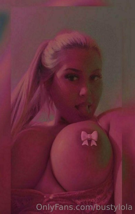 bustylola star du porno xxx galeries