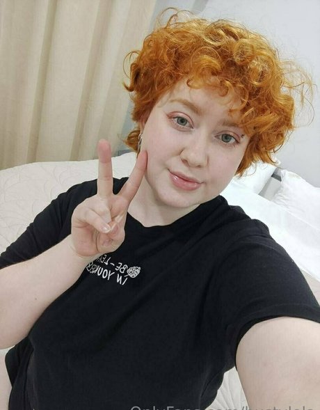 bustylola star du porno nue collection