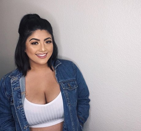 Lucia Yanez exclusive actress galleries