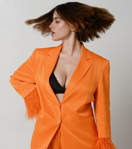 Anna Pittureri modelo superior fotos