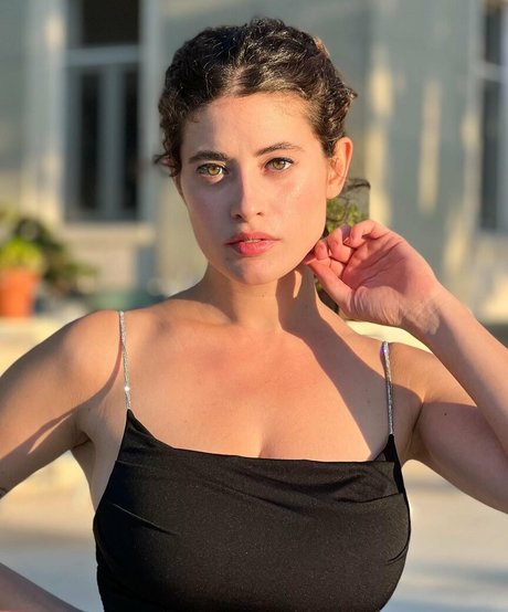 Anna Pittureri modelo de alta definición imagen