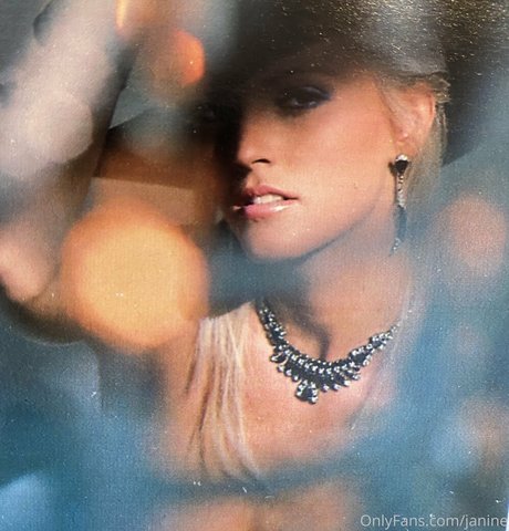 janine modelo de arte imágenes