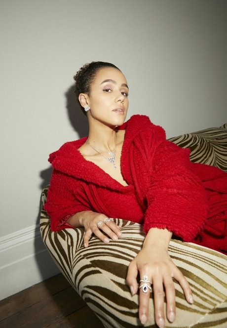 Nathalie Emmanuel mejor actriz imágenes