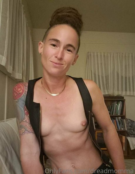 dreadmomma nude model img
