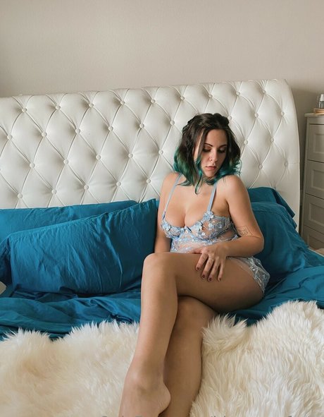 Fiona Bones star du porno érotique img