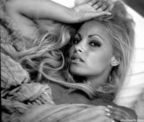 Trish Stratus modèle magnifique collection