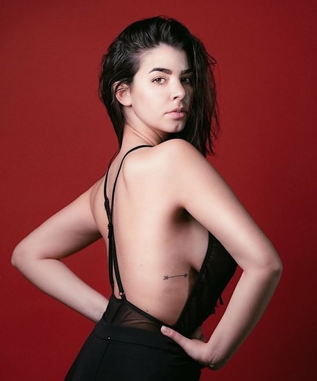 Anna Rebellato desnudos de modelos recopilación