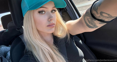 jordanlewis18 hermosa estrella archivo