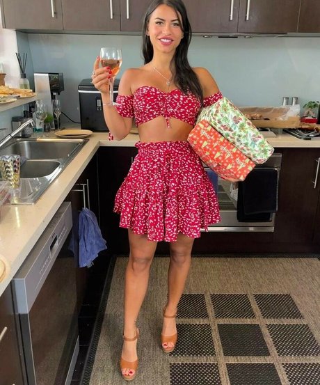 Justine Reine Marie art star du porno des photos