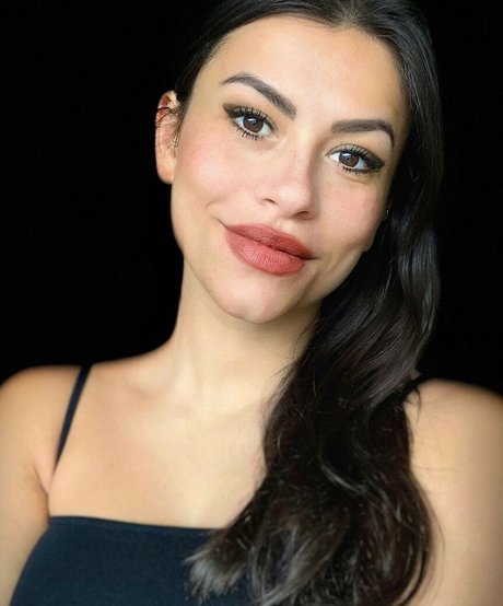 Justine Reine Marie estrella porno de alta calidad foto