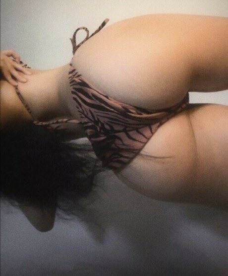 shefoekeeps model perfect pic