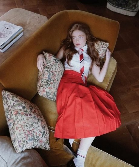 Sadie Sink model hot photos
