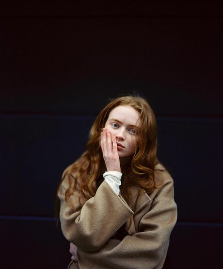 Sadie Sink hot pornstar gallery