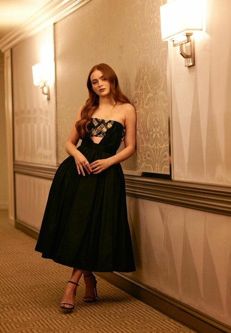 Sadie Sink pornstar nice pics