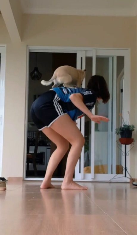 Julia K Barni estrella xxx galerías