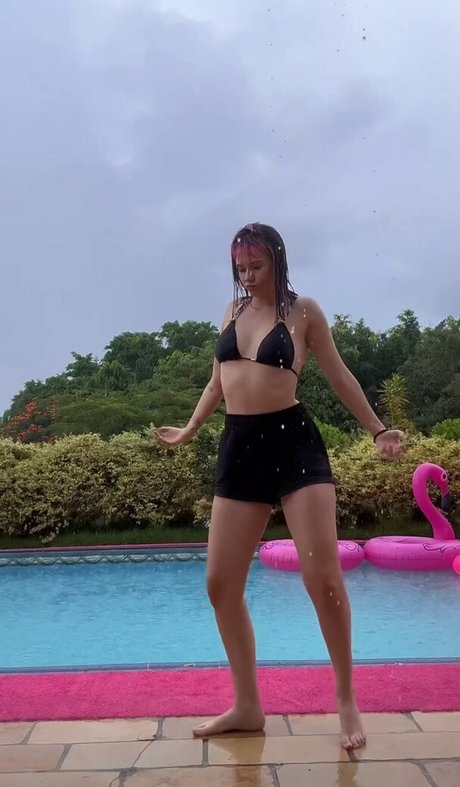 Julia K Barni étoile magnifique photos