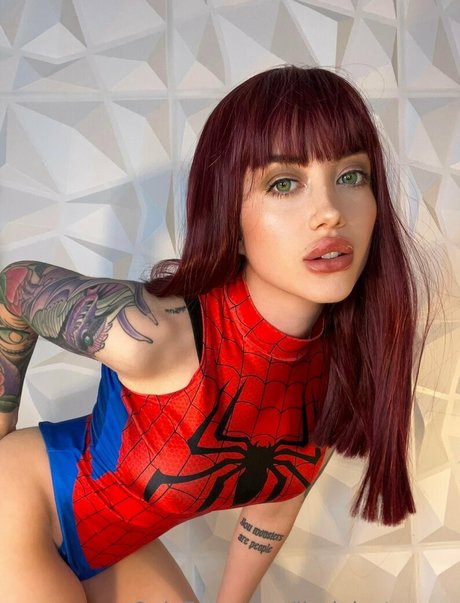 Lizzie Le Strange actrice adulte des photos