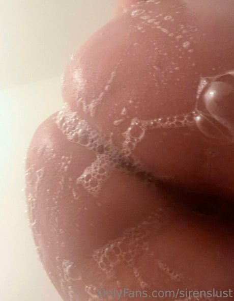 sirenslust hermosa modelo galería