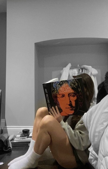 Kira Kosarin actriz adulta imagen