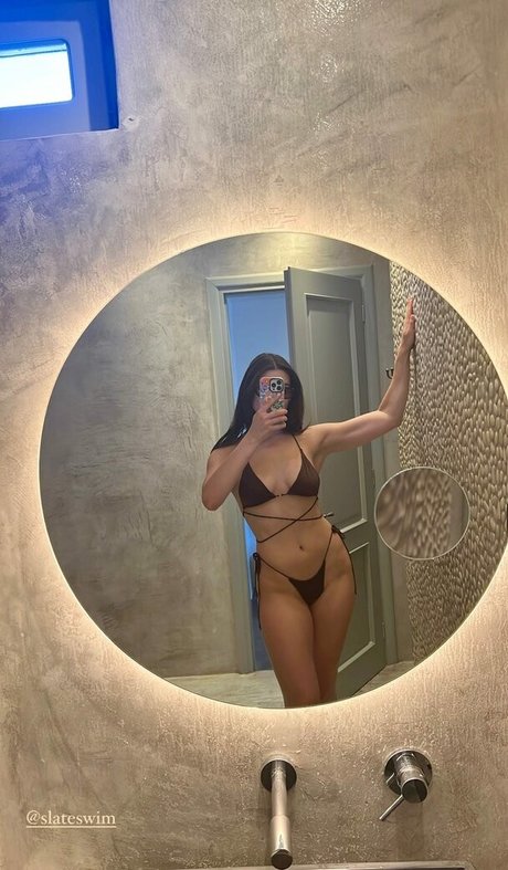 Kira Kosarin modelo caliente imagen