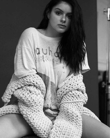 Ébano asiático onlyfans caliente de alta calidad fotos