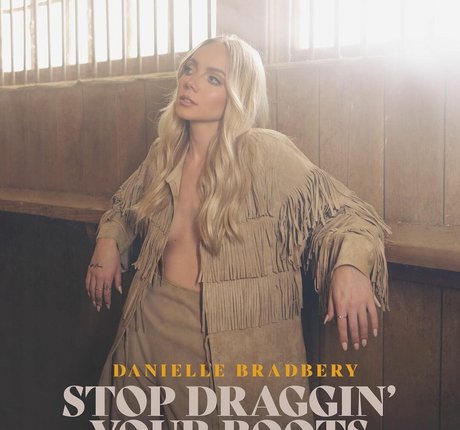 Danielle Bradbery model best pic
