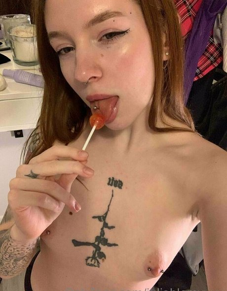 juliablomyyyy star naked picture