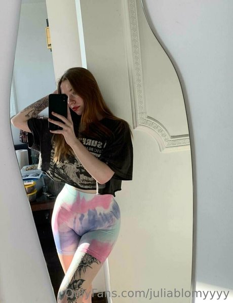 juliablomyyyy art model image