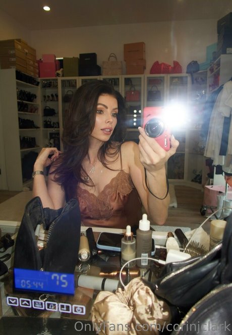 corinjclark art modèle photos