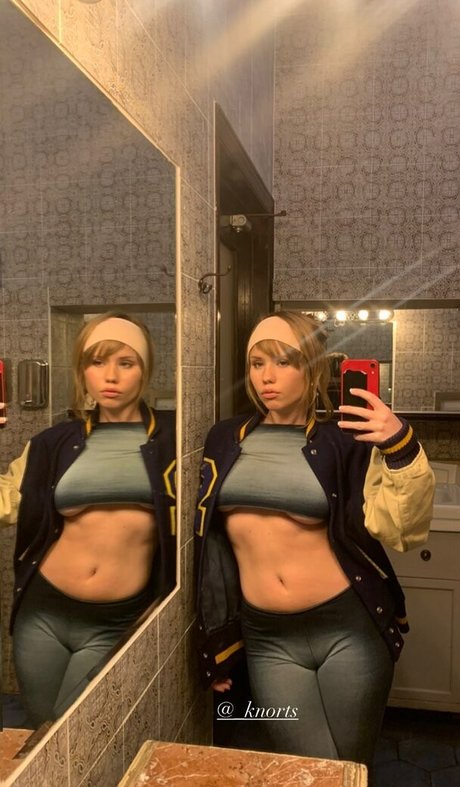 Lexee Smith model xxx pic
