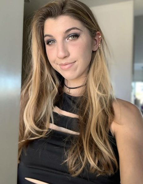 FrivolousFox ASMR estrella porno caliente imagen