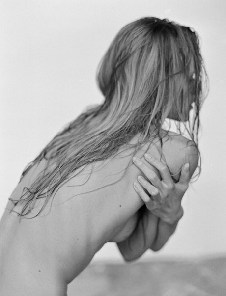 Yana Wex star naked img